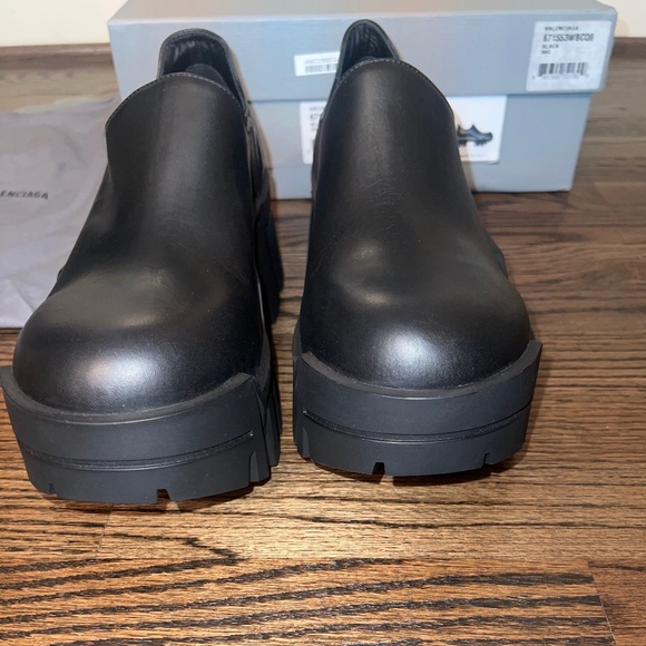 Balenciagia (SOLD) - Picture 7 of 7